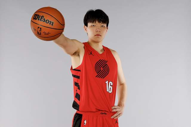 okooo-验货完成！杨瀚森退出夏联，韦德谈三大优点，阿里纳斯也把话挑明